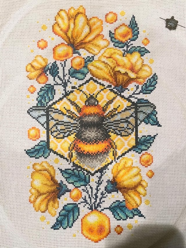 Bee Cross Stitch Pattern Flowers Cross Stitch Pattern Honey Cross Stitch Chart Summer Floral Pattern Embroidery Insect Cross Stitch PDF